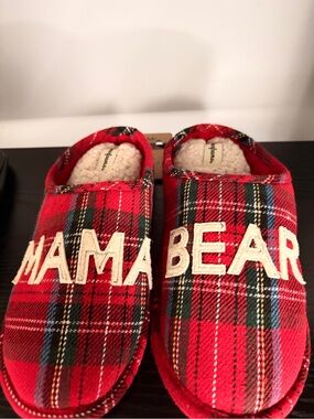 dearfoams Women’s Red Plaid 'Mama Bear' Slip-Ons